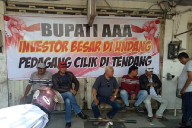 Aktivis dan LSM Bela Pedagang Pasar Satsuit Tubun Yang Digusur