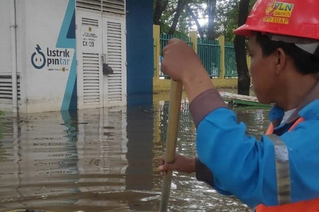 PLN Lakukan Pemadaman Sementara di Daerah Terdampak Banjir