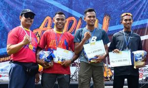 Prajurit Yonhow 2 Marinir Raih Piala di Fun Run 5K Universitas Airlangga