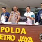 Cemarkan Nama Baik Rektor Unima, Dosen dan Anggota LSM Ditangkap Cemarkan Nama Baik Rektor Unima, Dosen dan Anggota LSM Ditangkap