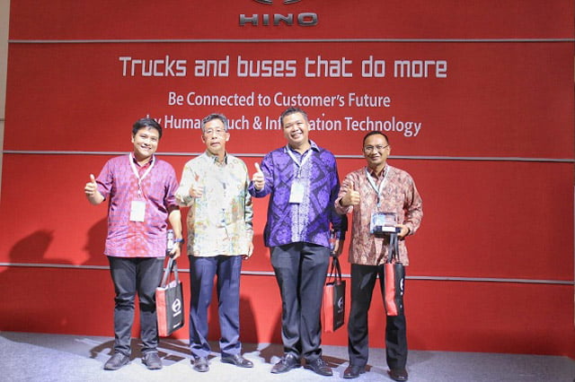 Mesin Bus Hino Catat Prestasi 1 Juta Kilometer Tanpa Turun Mesin