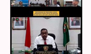 Gubernur Maluku Serahkan SK Penetapan Lokasi Pelabuhan Kilang LNG Abadi ke SKK Migas