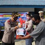 Satlantas Polres Biak Salurkan Bantuan Sosial