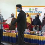Kadis Dikbudpora Provinsi Gorontalo Serahkan Izin Operasional SMA IT Darul Madinah Wonosari Kadis Dikbudpora Provinsi Gorontalo Serahkan Izin Operasional SMA IT Darul Madinah Wonosari