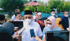 Bupati Buru Selatan Gunakan hak Pilihnya di TPS 3 Desa Lektama