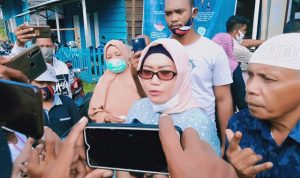 Calon Bupati Buru Selatan Safitri Malik Soulisa Nyoblos di TPS 3 Lektama