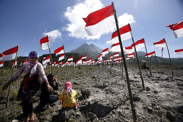 Mengasumsikan Demokrasi Indonesia
