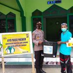 Cegah Covid-19, Kapolsek Piru Serahkan Bantuan ke Pengurus Masjid Al Muhajirin