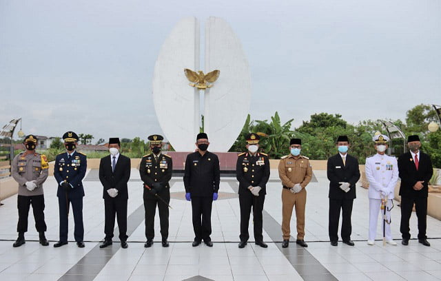 Pangdam XII/TPR Ikuti Ziarah di TMP Dharma Patria Jaya