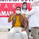 Ketua DPRD Seram Bagian Barat Divaksin: Tidak Ada Reaksi Apa Pun
