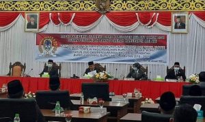 DPRD Melawi Gelar Sidang Istimewa Paripurna Penetapan Pasangan Bupati-Wabup DPRD Melawi Gelar Sidang Istimewa Paripurna Penetapan Pasangan Bupati-Wabup