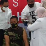 Tak Ingin Masyarakat Ragu, Dandim 1502 Masohi Disuntik Vaksin Covid-19
