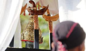 Mana Keturunan Sultan; Sebuah Renungan Mana Keturunan Sultan; Sebuah Renungan