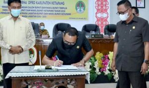DPRD Ketapang Gelar Sidang Paripurna Penetapan Calon Bupati-Wabup Terpilih DPRD Ketapang Gelar Sidang Paripurna Penetapan Calon Bupati-Wabup Terpilih