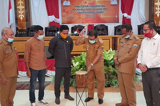 Bupati Seram Bagian Barat Buka Kegiatan Konsultasi Publik RKPD 2022