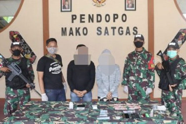 Satgas Pamtas Yonif 642/Kapuas Kembali Amankan Pembawa Sabu