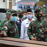 Dandim Banyuwangi Dampingi Irdam V Brawijaya Tinjau Posko PPKM