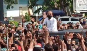 Kerumunan Warga Menyambut Presiden, Melanggar Prokes?