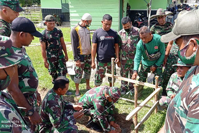Danramil 1502/07 Piru SBB Letakkan Batu Pertama Pembangunan Mushola Al-Badar