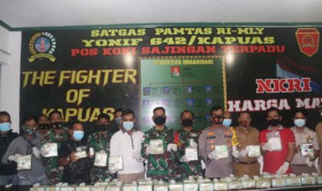 Satgas Pamtas Yonif 642 Kapuas Amankan Sabu 42,928 Kg