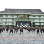 Pangdam XII Tanjungpura Olahraga Bersama Dengan Prajurit dan PNS