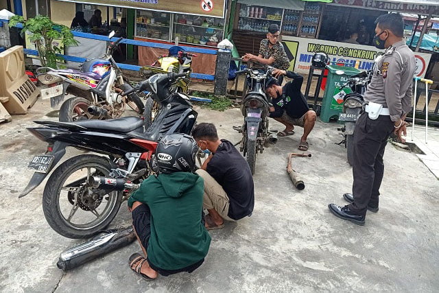 Satlantas Polres Melawi Tindak Pengguna Knalpot Bising