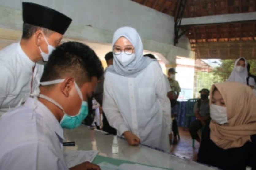 Pemkab Banyuwangi Gelar "Camping Embun" Hingga Malam di Tengah Warga Perkebunan