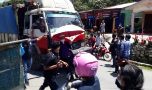 Warga Parbulu Protes dan Minta PT TPL Kembalikan Hak Lingkungan Bersih