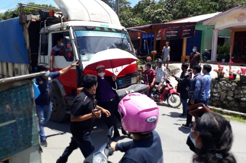 Warga Parbulu Protes dan Minta PT TPL Kembalikan Hak Lingkungan Bersih