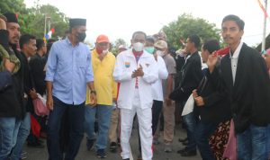 Bupati SBB Melepas Peserta Kafilah Pawai Ta’aruf MTQ ke IX