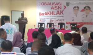 ASN Berakhlak Foto: M. Idris Boufakar, Asisten II SBT saat membuka kegiatan sosialisasi ASN Berakhlak